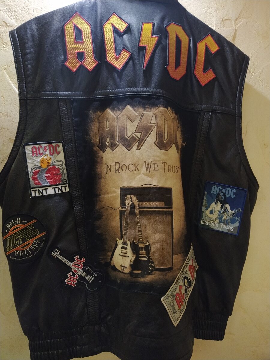 Custom fan jackets
