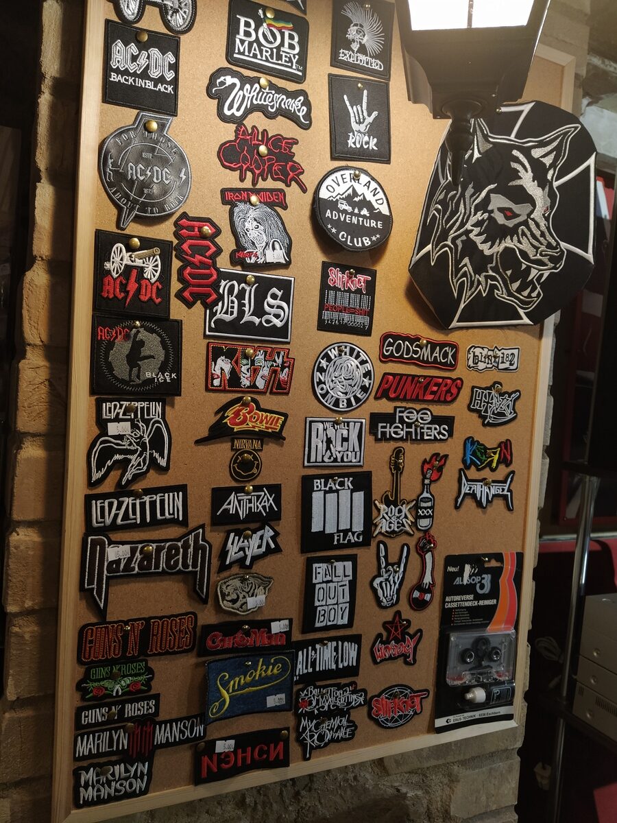 Embroidered band patches